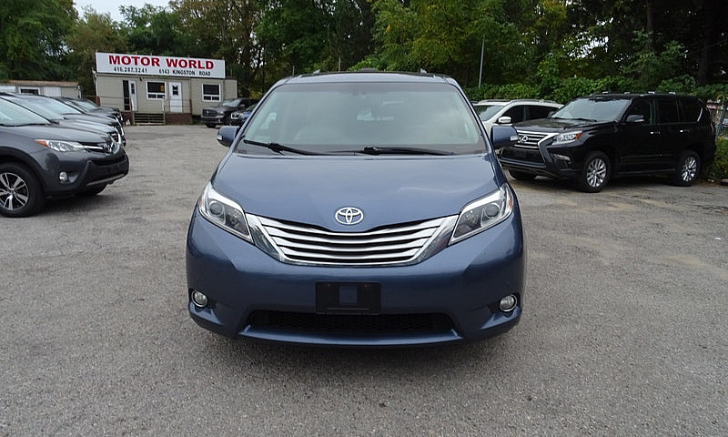 2017 Toyota Sienna ...