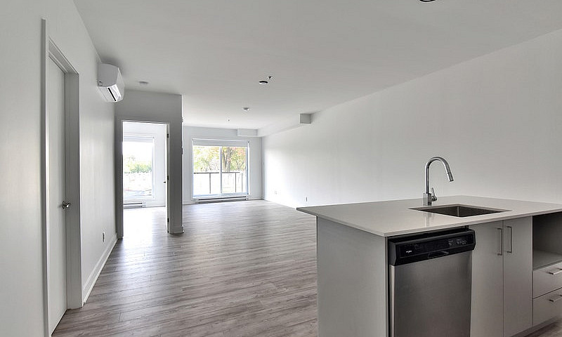 Promotion! 3.5 Condo...