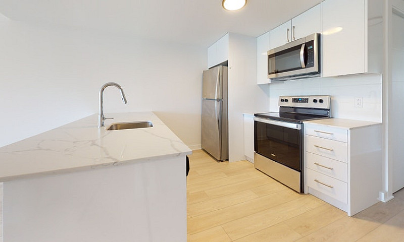5120 Earnscliffe - A...