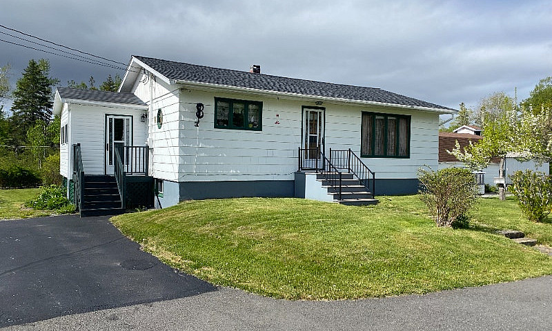 658 Leitches Creek R...
