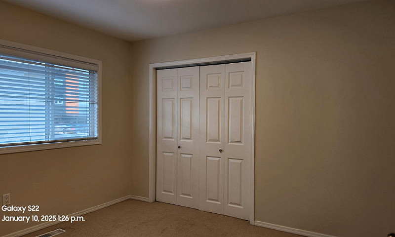 425 Mackenzie Ave-To...