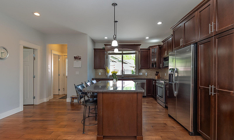 1 3008 Ash Street Ab...