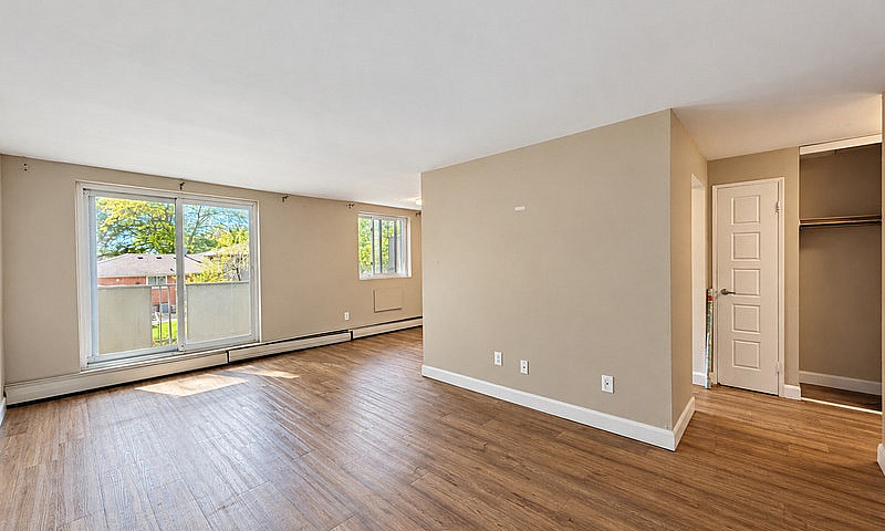 209-455 Sandys St Ch...