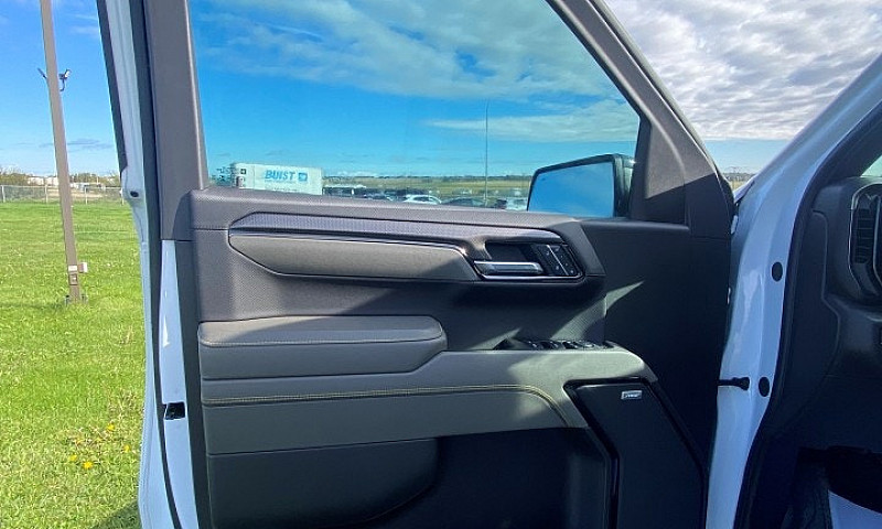 2025 Chevrolet Silve...