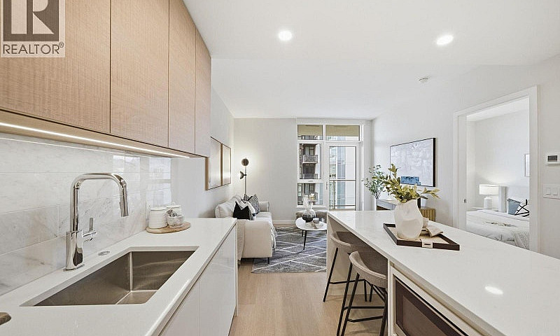 1207 2186 Gilmore Av...