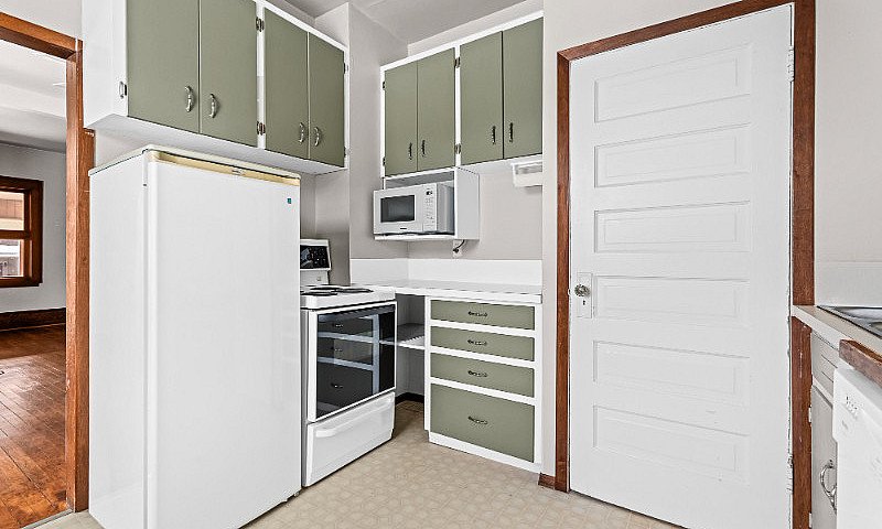 644 Hochelaga St W M...