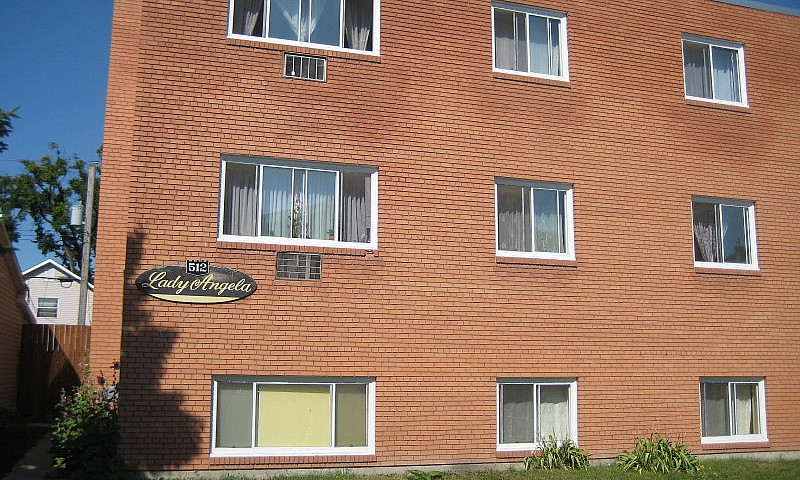 512 Young - 1 Br Ava...