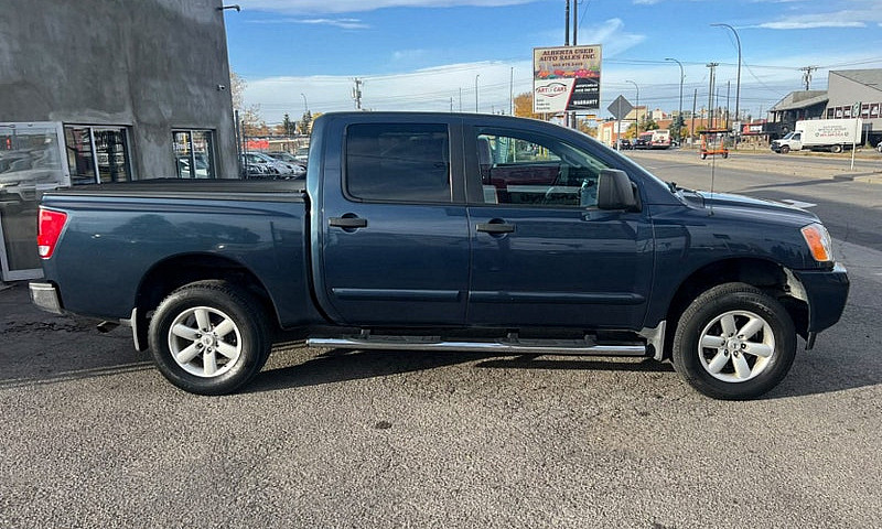 2015 Nissan Titan 4W...