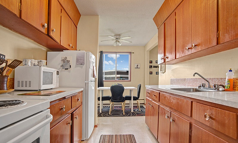 Two Bedrooms Raven A...