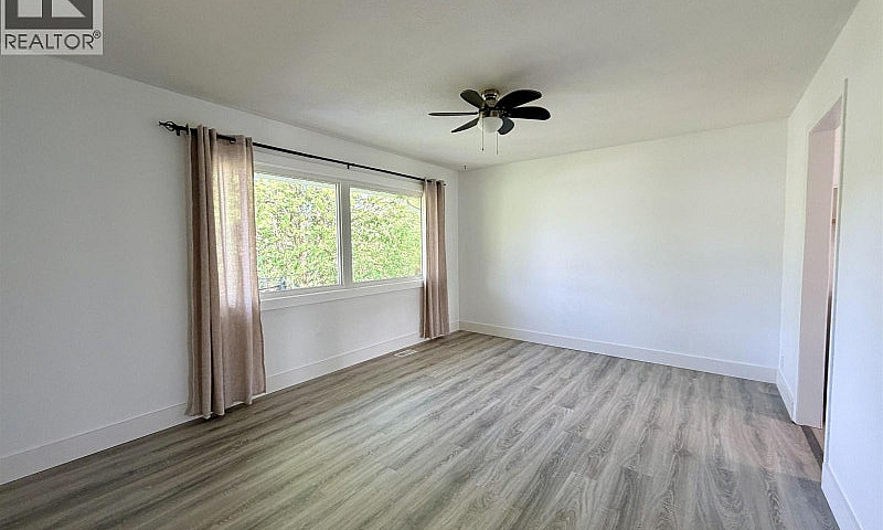 18 Gander Crescent K...