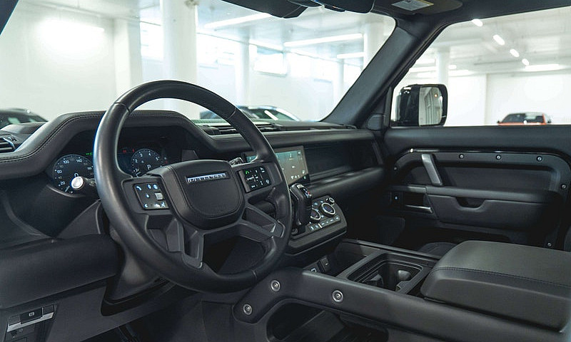 2024 Land Rover Defe...