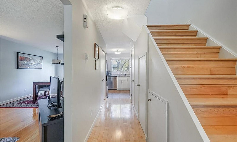5 1120 Dorchester Av...