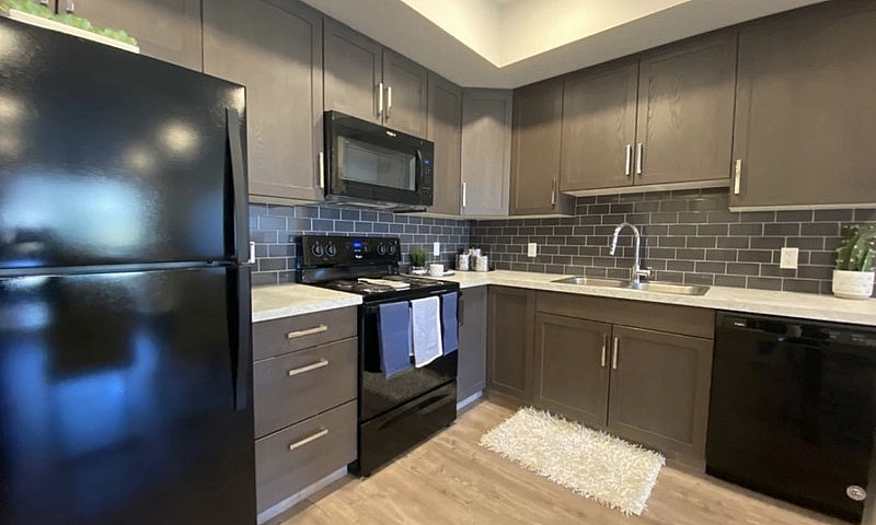 103 81 Mackenzie Ran...