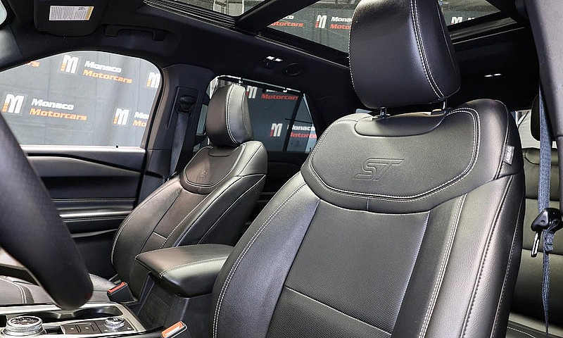 2022 Ford Explorer S...