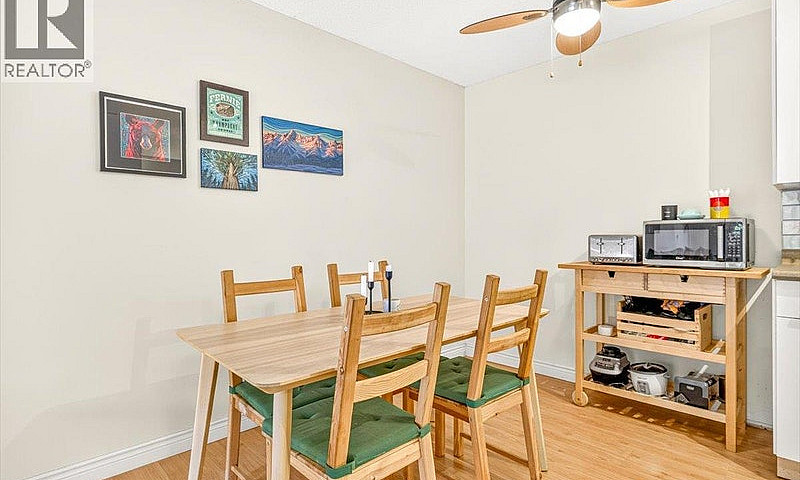 30 Ridgemont Avenue ...