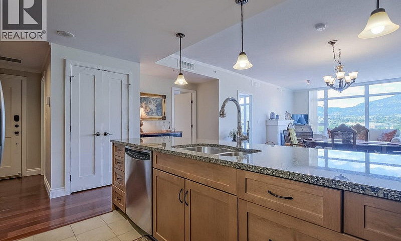 160 Lakeshore Drive ...