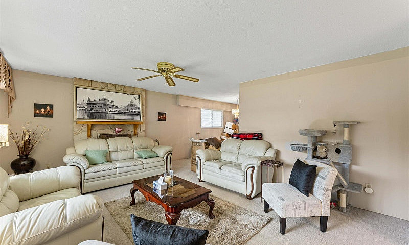 15156 93 Avenue Surr...