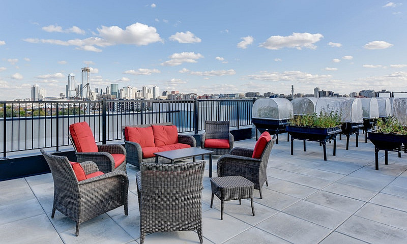 Unique 2 Bed/2Bath L...