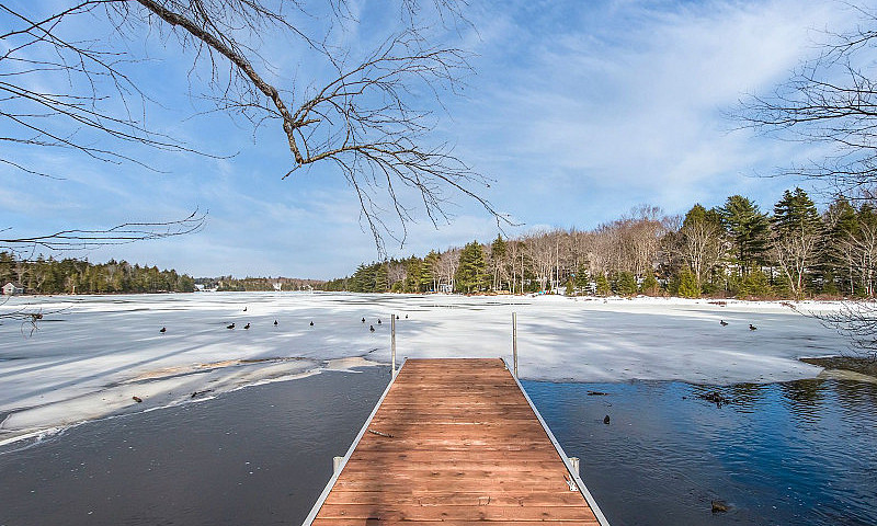 5 Bedroom Lakefront ...