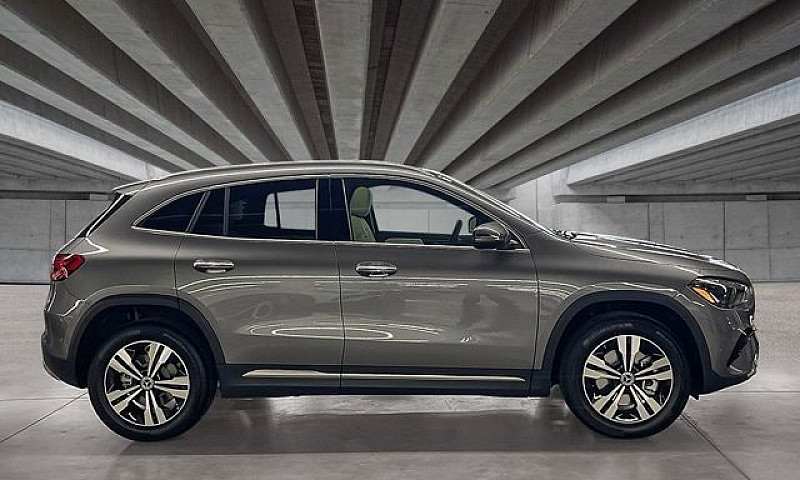 2026 Mercedes-Benz G...