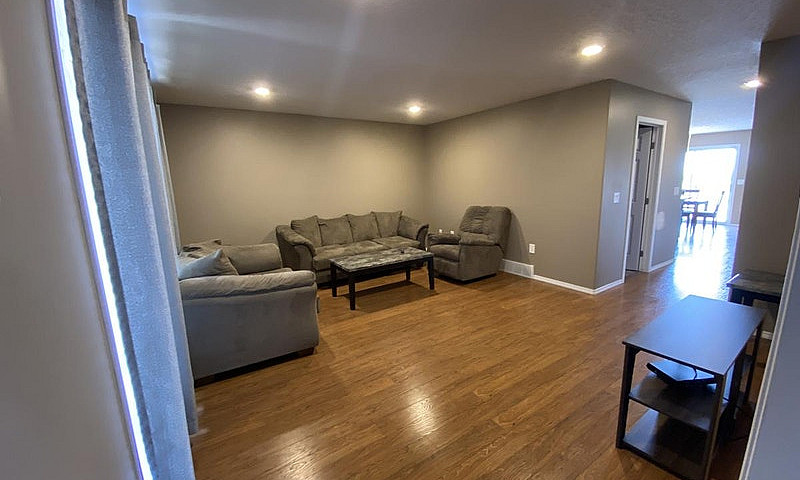 Real Estate Auction:...
