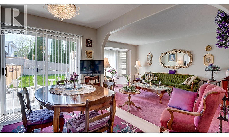 3906 Pleasant Valley...