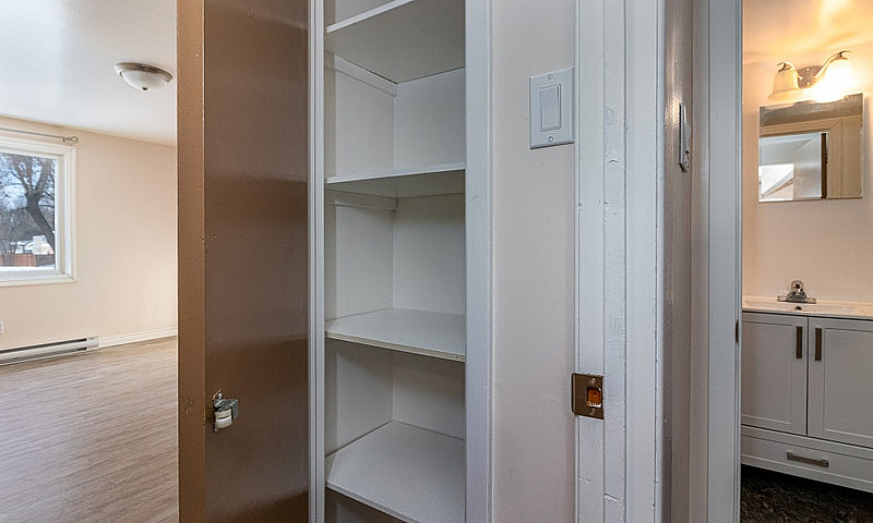 8 Willowdale Cres- W...