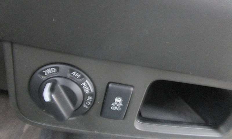 Nissan Frontier Pro-...
