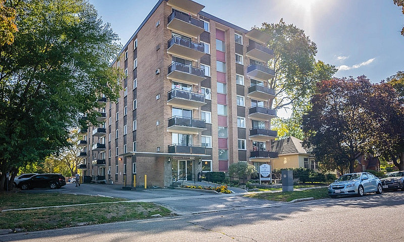 Sarnia 1 Bedroom Apa...
