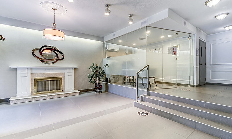 Great Location - Clo...