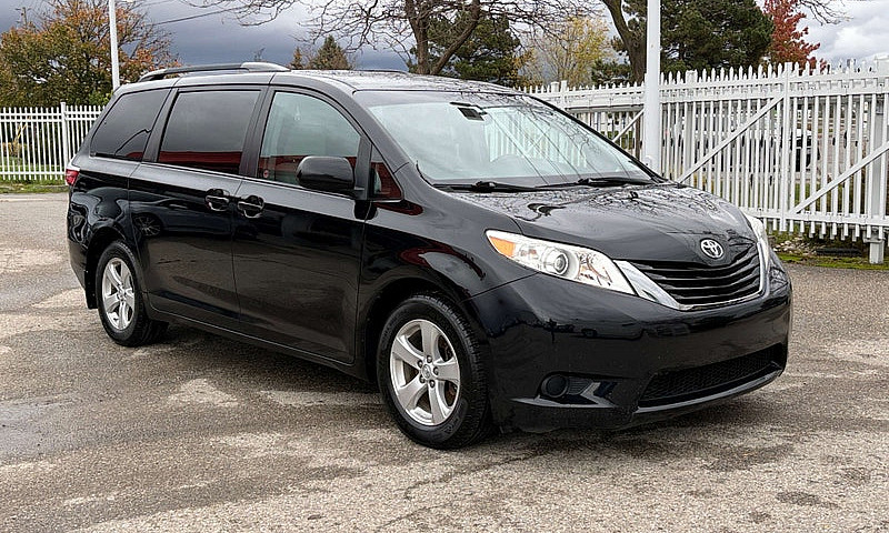 2017 Toyota Sienna L...
