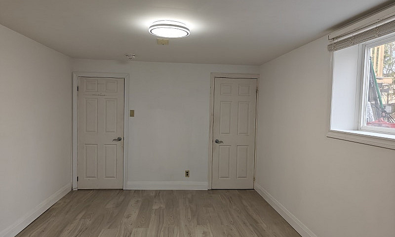 Spacious Walk-Up Bas...