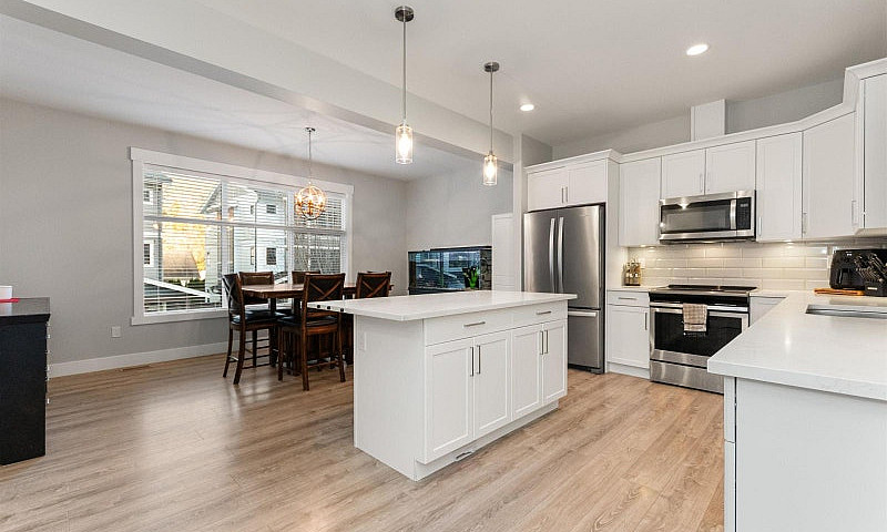 7 386 Pine Avenue, H...