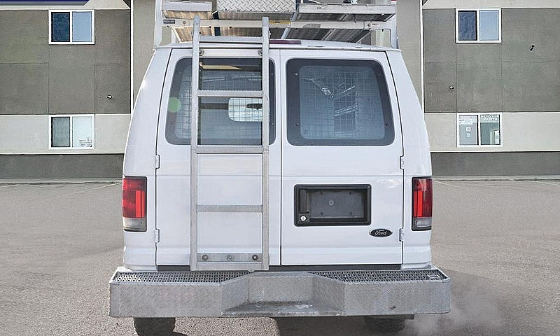 2012 Ford E-350 Supe...