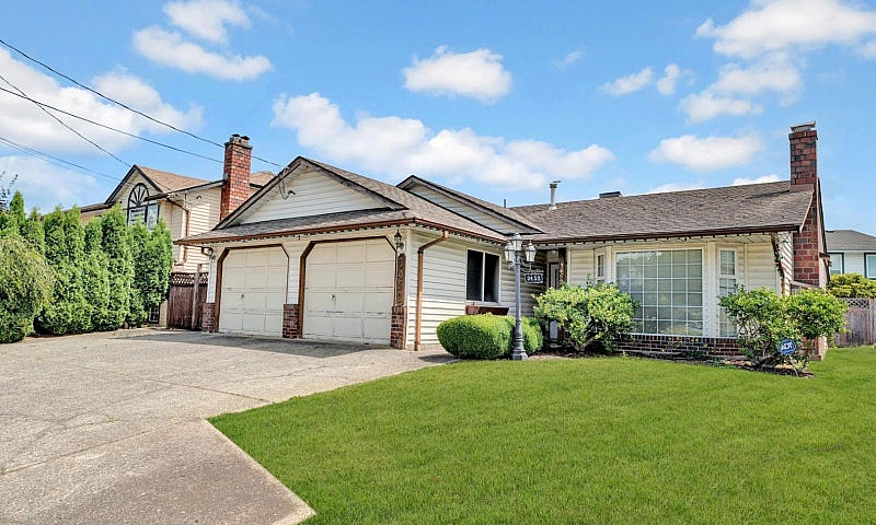 3452 Clearbrook Road...