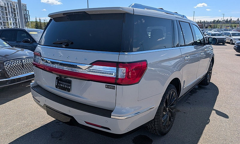 2020 Lincoln Navigat...
