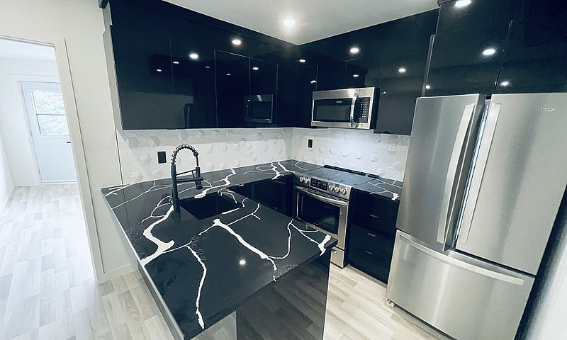 Luxurious 2-Bedroom,...