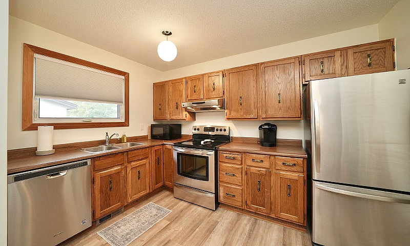 3 Bedroom Bungalow F...