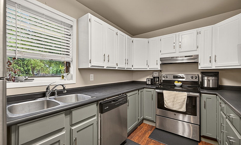 For Sale! 290 Burlan...