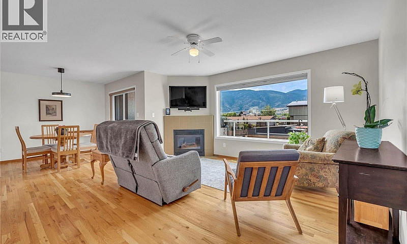 166 Green Avenue W U...