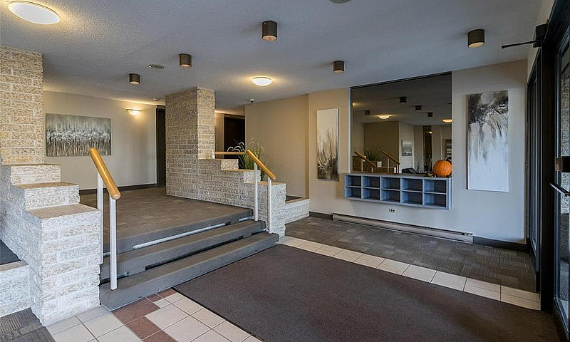 209 1600 Taylor Aven...