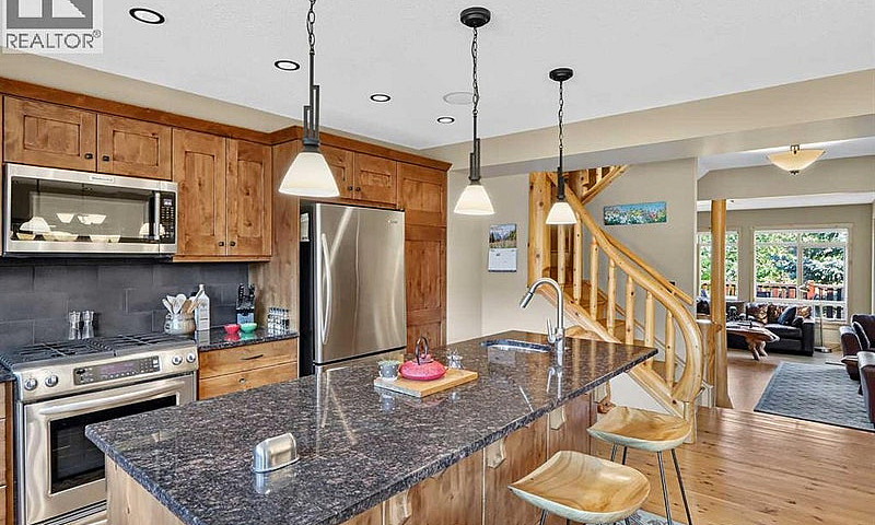 617 7 Street Canmore...