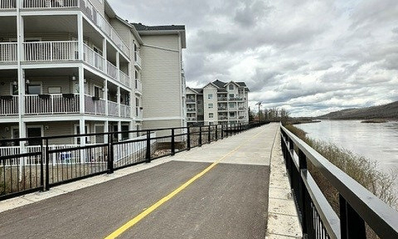 Riverwalk Villas - R...
