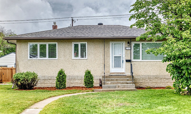 Bungalow In Avonmore...