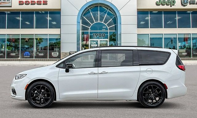 2025 Chrysler Pacifi...