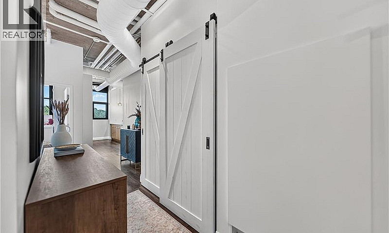 120 Huron Street Uni...