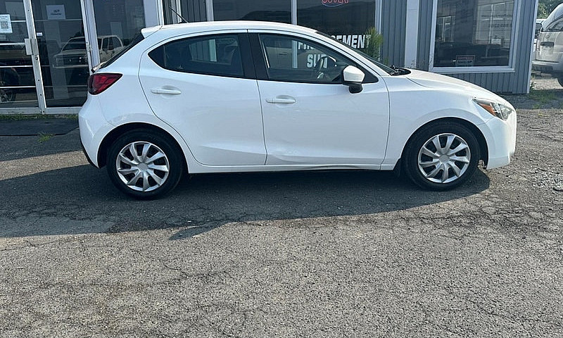 2020 Toyota Yaris Ha...