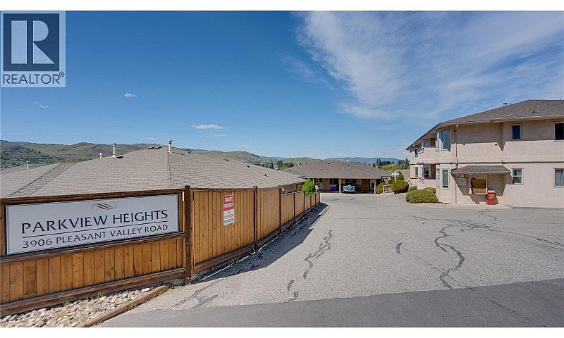 3906 Pleasant Valley...