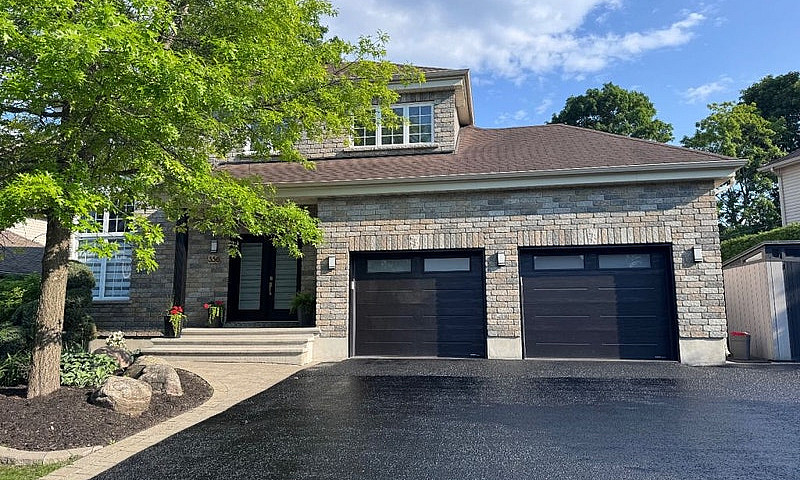 $899,000 - 2 Storey ...
