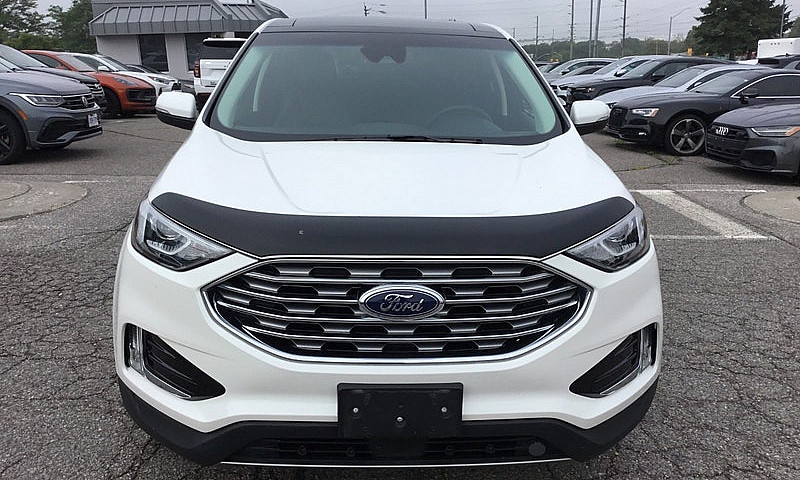 2020 Ford Edge Titan...